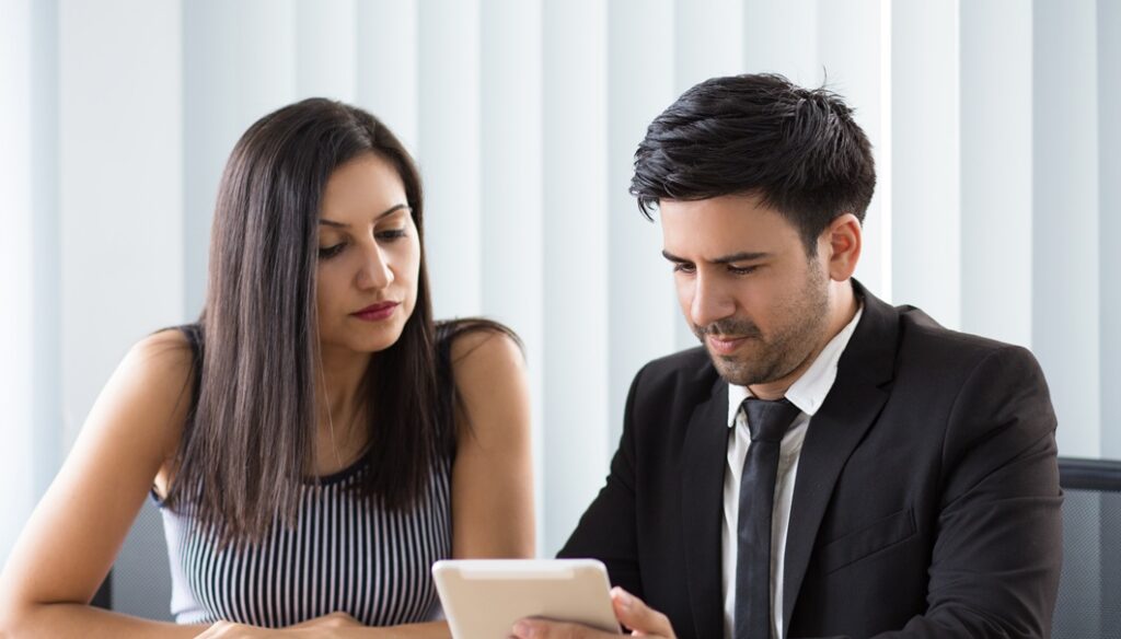 Challenges-Indian-Professionals-Face-in-Open-Relationships